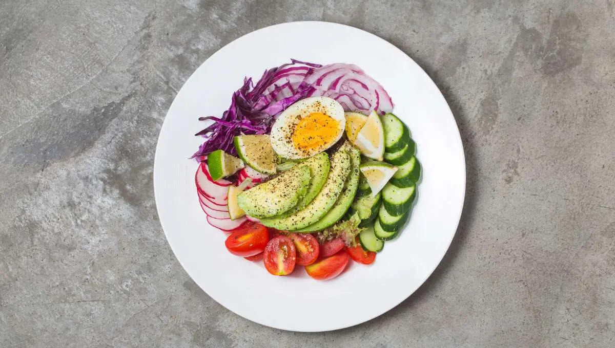 a fresh vegetables tray