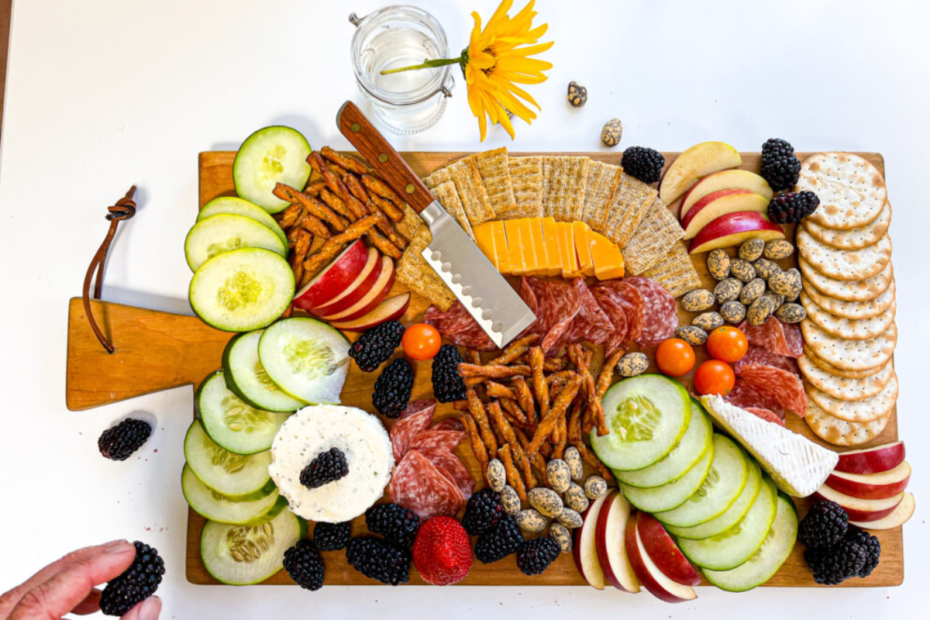 How to Create a Simple Charcuterie Board Recipe